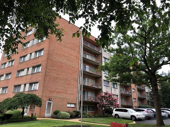 3rd image of 5831 Quantrell Ave APT 110