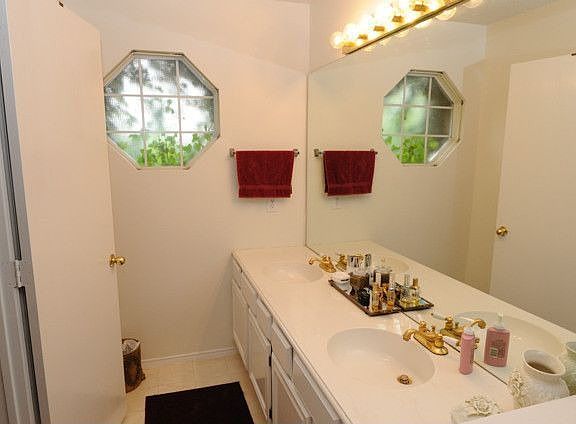 5th image of 1206 Shakleford Cir