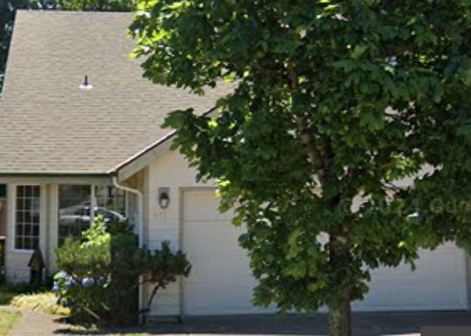 1st image of 895 SW 13th Ave