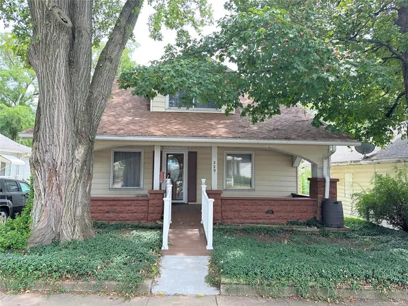 329 W Thomas St, Roxana, IL 62084