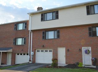 1105 Countryside Dr, Mc Kees Rocks, PA 15136