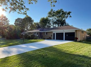 22 Lexington Ct, Midland, MI 48642