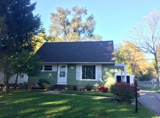 1127 Eastmont Dr SE, Grand Rapids, MI 49546