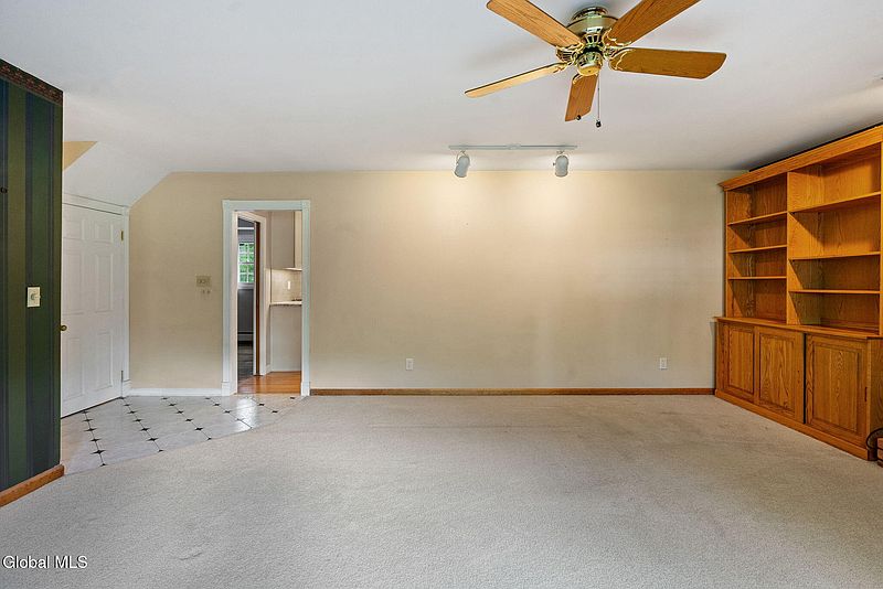 4th image of 36 Woodstead Road