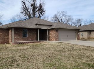 2002 S Frankfort Ave, Russellville, AR 72802