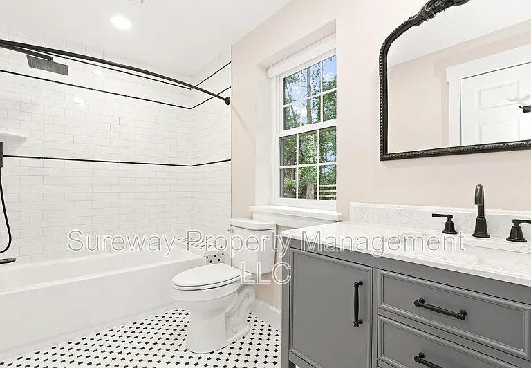 5565 Pennell Rd #1 — Photo 12