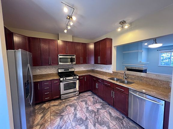4th image of 2106 W Concord Ln #2106