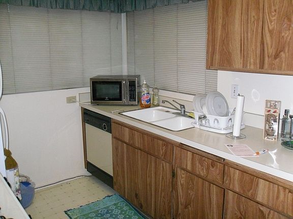 Clean kitchen, bright&light