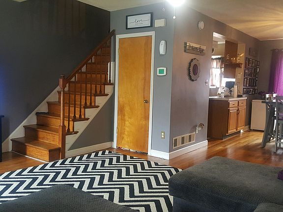 2nd image of 2234 Graythorn Rd