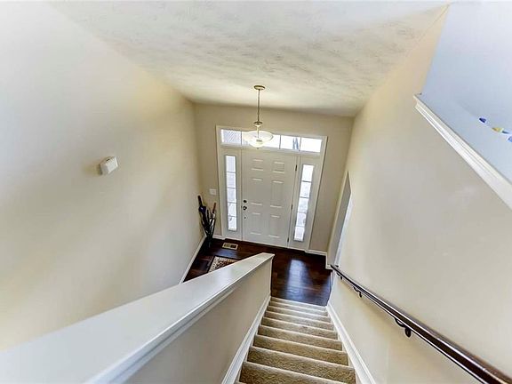 5th image of 4055 Spicebush Dr