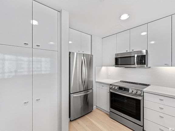 4th image of 38 Bryant St APT 906
