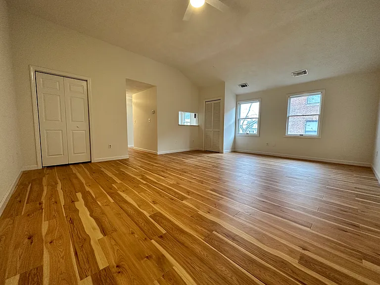 1 Maude St #11 — Photo 3