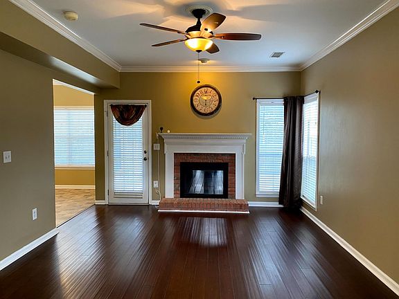 4th image of 1608 Amberley Woods Ln