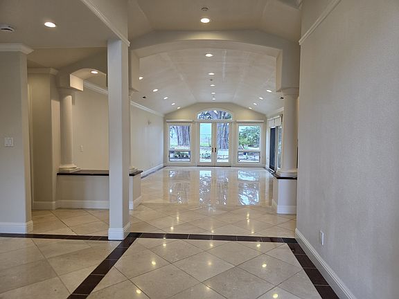5th image of 1485 Lakeview Dr