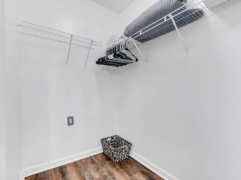 8301 Manhatten Dr — Photo 21