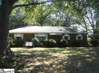 208 Pine Knoll Dr, Greenville, SC 29609