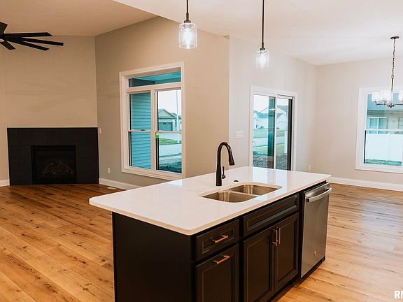 4th image of 3217 Enfield Cir