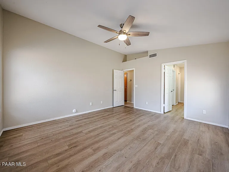 6320 W Paradise Ln — Photo 21