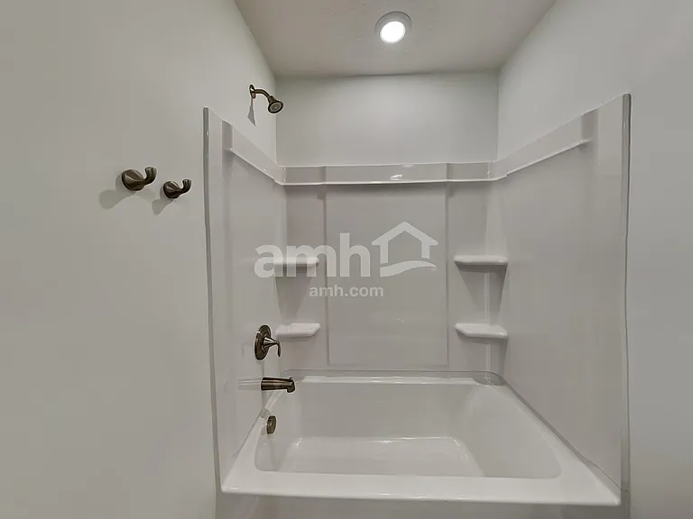 318 Hill St — Photo 17