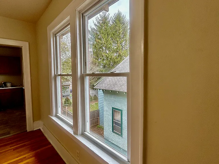 110 Hawthorne Ave #2 — Photo 6