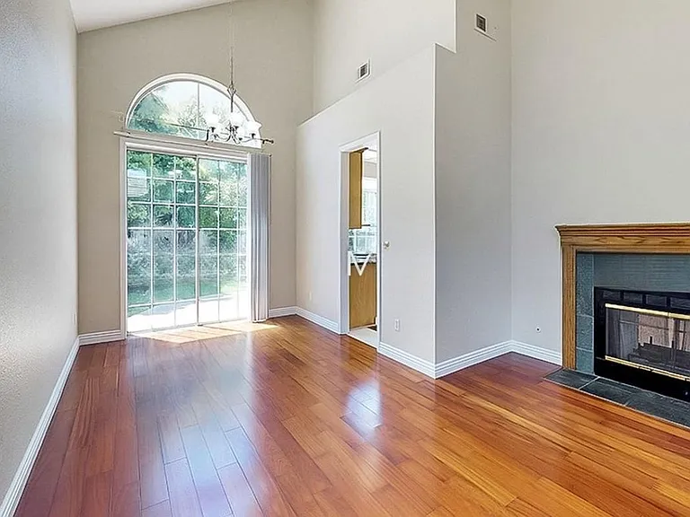 34193 Finnigan Ter — Photo 4