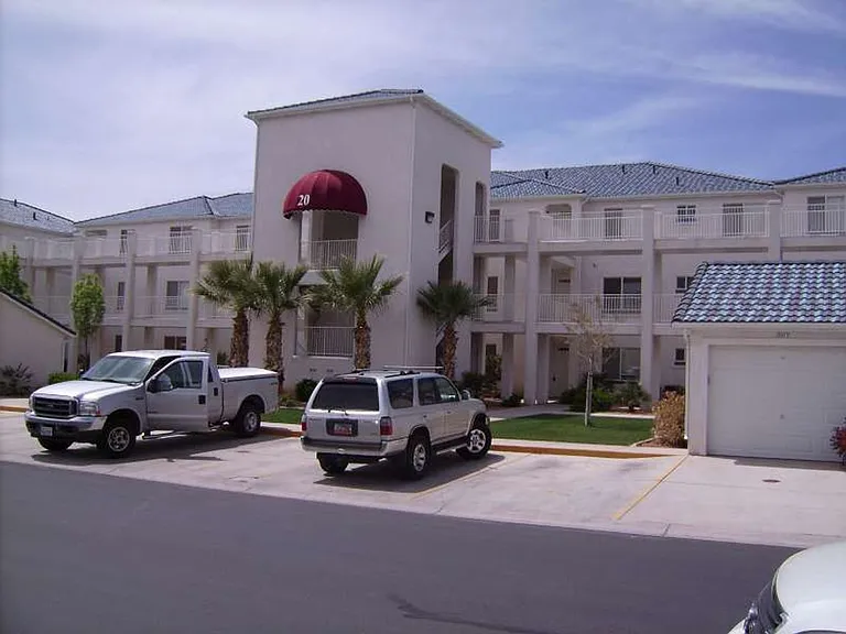 1845 W Canyon View Dr #2005 — Photo 2