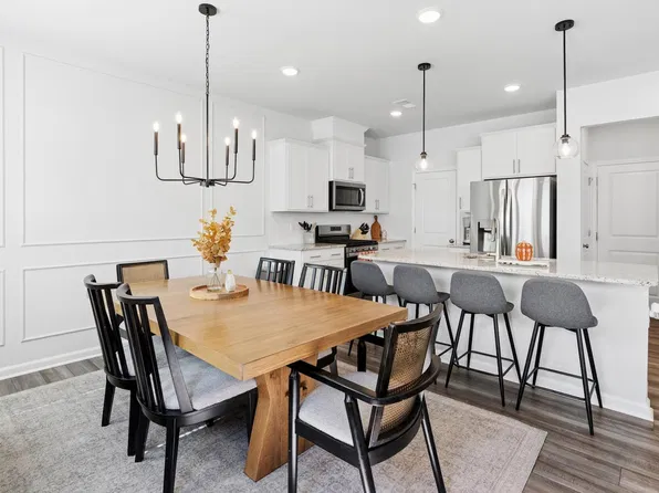 527 Glen Clova Dr, Raleigh, NC 27603