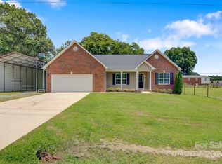 3222 Sulphur Springs Rd NE, Hickory, NC 28601