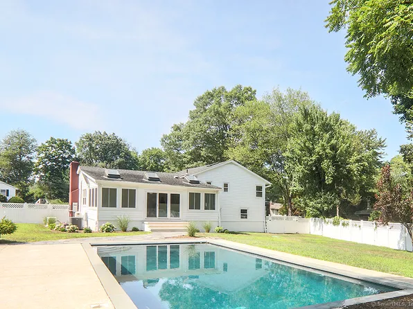 6 Columbine Lane, Norwalk, CT 06851