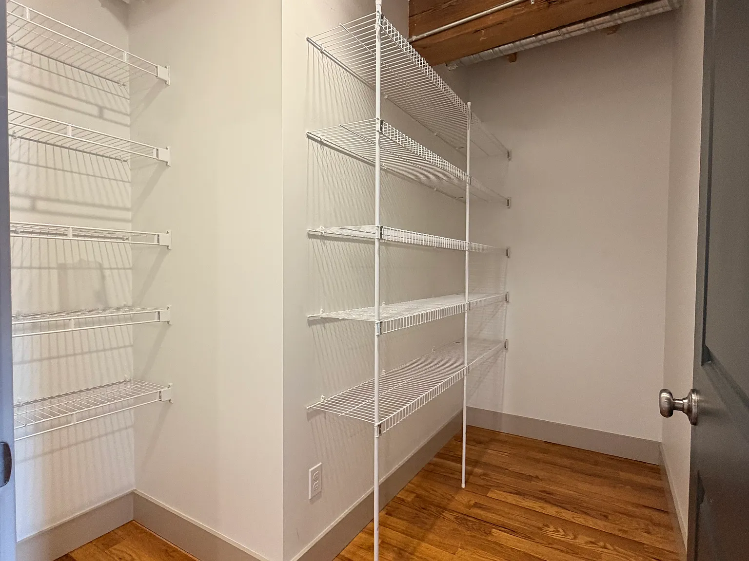 2 bed, 1450 sqft, $2,067 — Photo 4