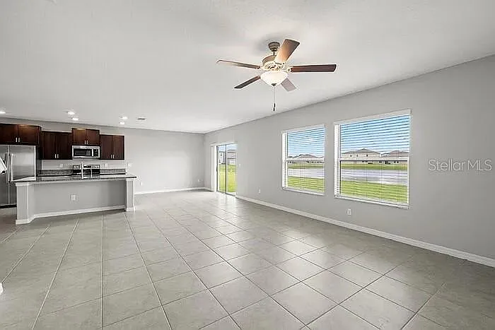 5 bed, 4.0 bath, 3362 sqft, $3,200 — Photo 3
