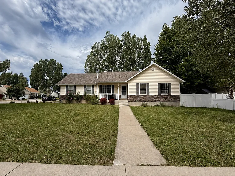 231 N Mill Rd E — Photo 28