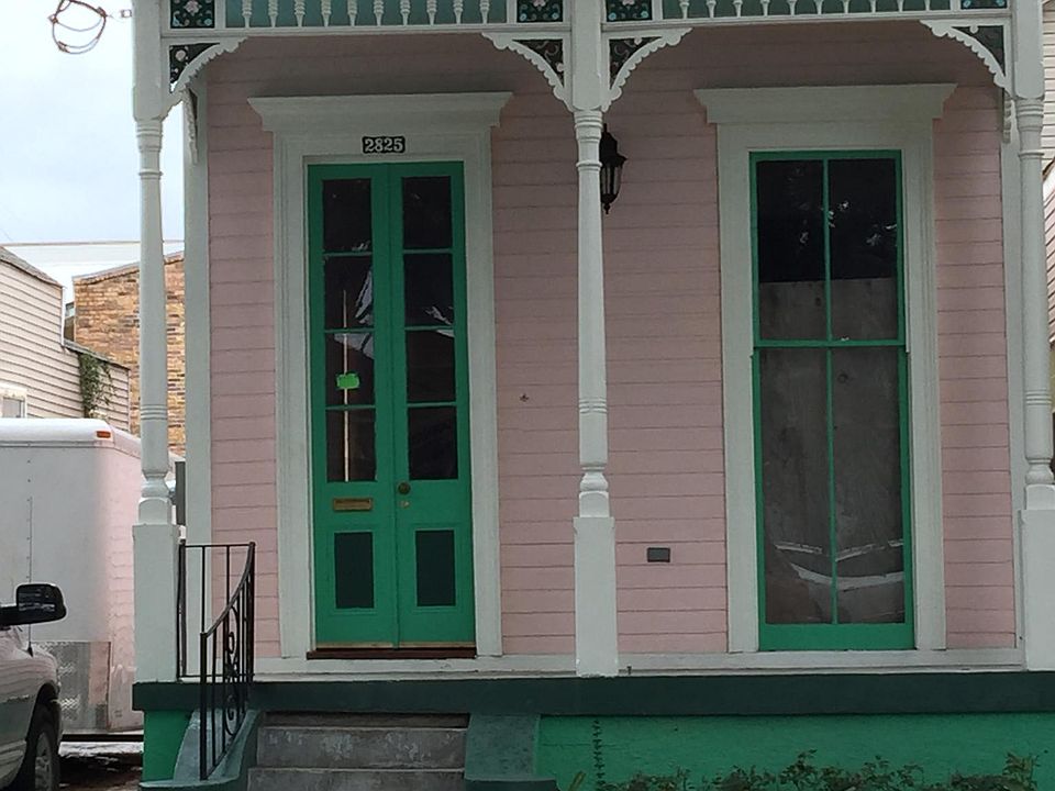 1st image of 2825 Banks St