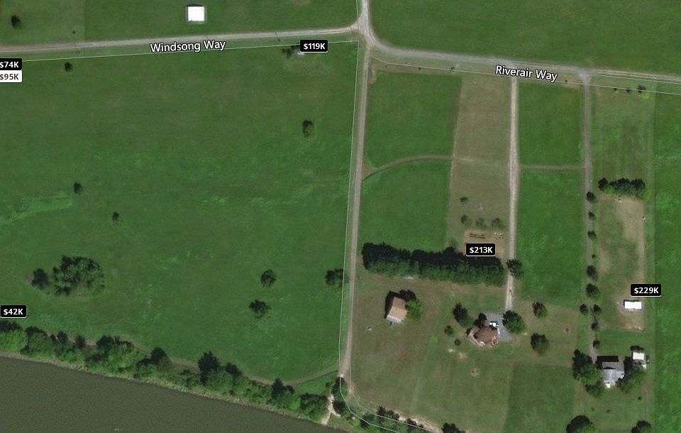 Riverfront Home / River Ramp