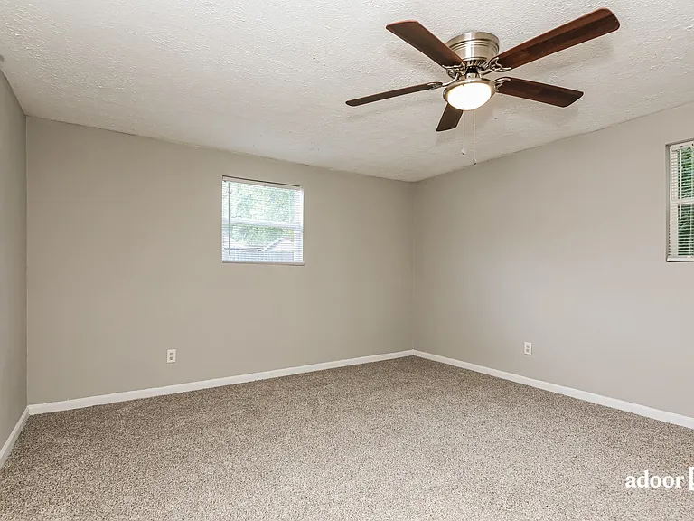 6768 Miss Muffet Ln N — Photo 7