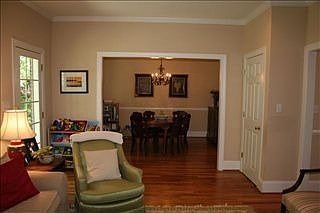 4th image of 107 Elsie Ave