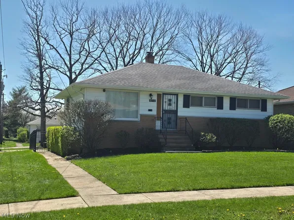 16112 Rowena Ave, Maple Hts, OH 44137