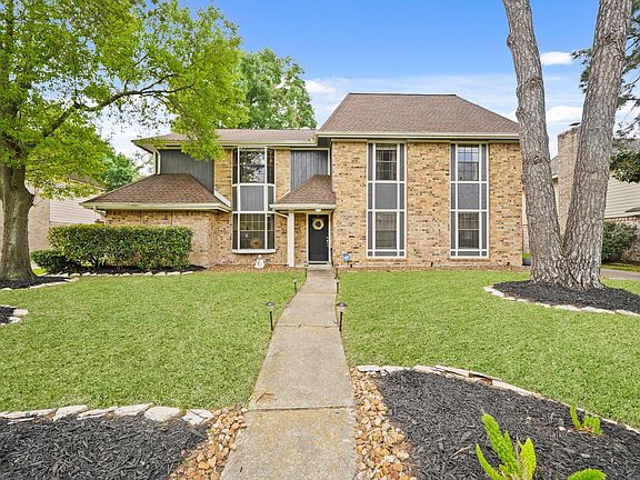 2nd image of 15831 Ridge Park Dr