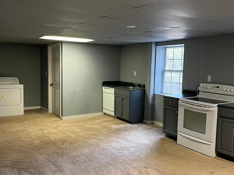 80 Hillcrest Cir #1 — Photo 15