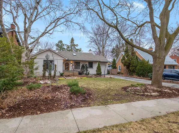 189 Forsyth Dr, Waterloo, ON N2L 1A1