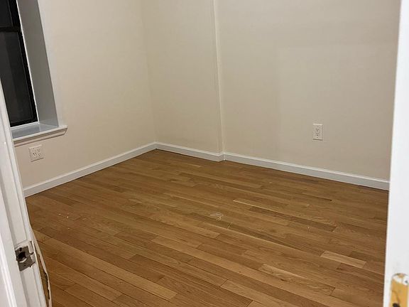 4th image of 25 St Nicholas Ter APT 5