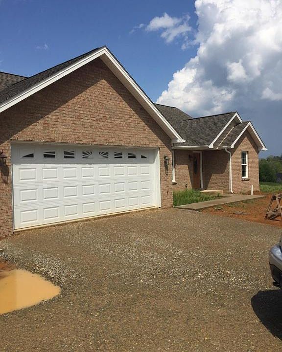 2nd image of 9 Ridgley Ln