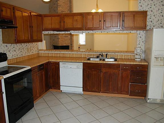 3rd image of 15926 Pfeiffer Dr