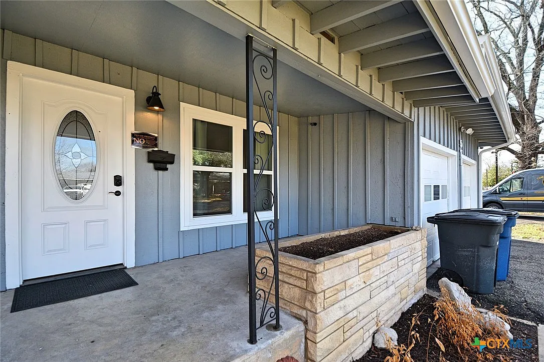 2 bed, 1.5 bath, 876 sqft, $1,650 — Photo 4