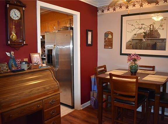 5th image of 1223 Camelot Ct NE