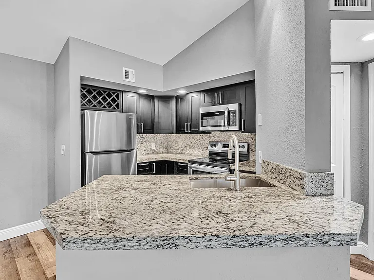 3300 Pinewalk Dr N #1925 — Photo 9