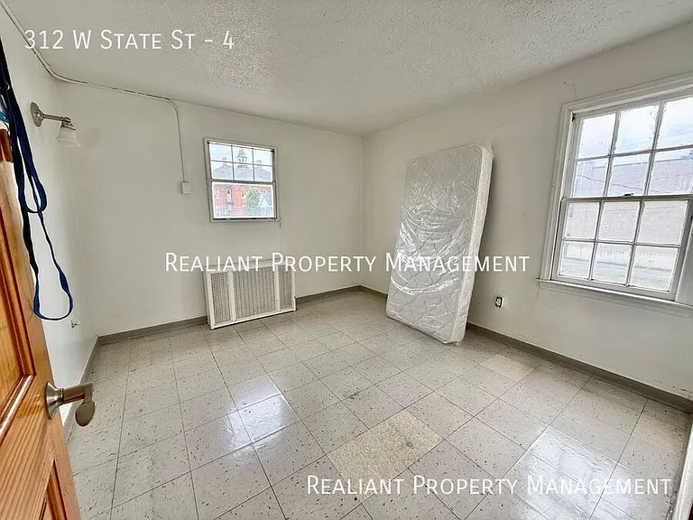 312 W State St #4 — Photo 9