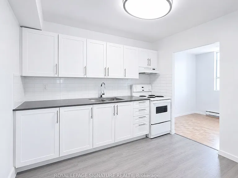 525 Eglinton Ave E #804 — Photo 9