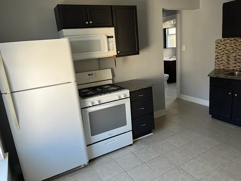 3105 W Diversey Ave #2R — Photo 14