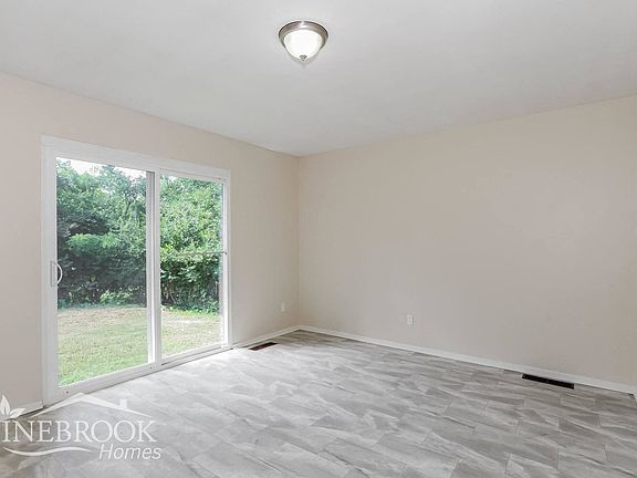 5th image of 7915 Fairhope Ct